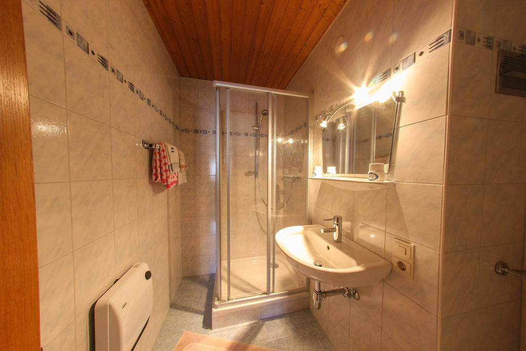 Pension Kroell Sankt Jakob in Defereggen Room photo