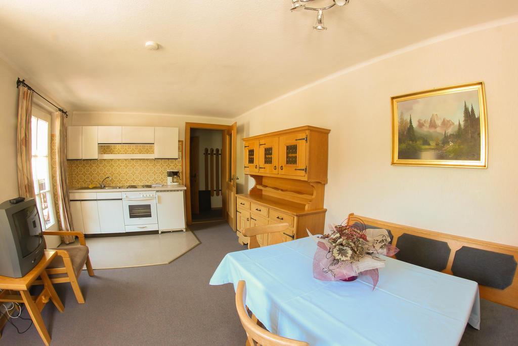 Pension Kroell Sankt Jakob in Defereggen Room photo
